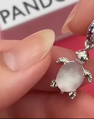 Charm Pandora tortuga marina rosa