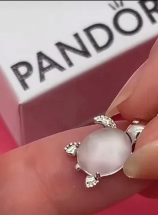 Charm Pandora tortuga marina rosa
