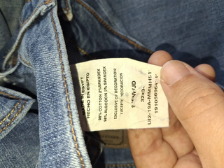 Pantalón Wrangler Slim Straight Azul