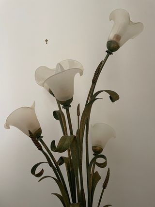 Lampada da terra design floreale