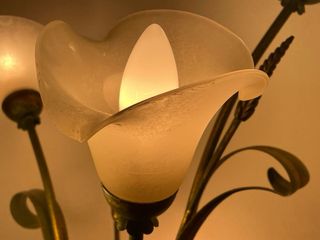 Lampada da terra design floreale