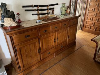 Aparador de madera maciza