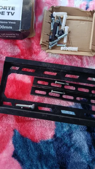 Soporte TV Fijo Liyset 32-55 35kg Vesa 600x400