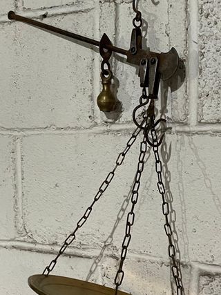 Bilancia antica in ottone