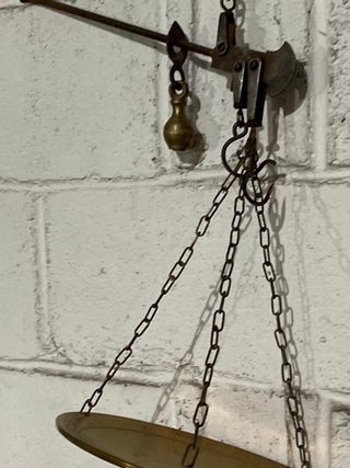 Bilancia antica in ottone