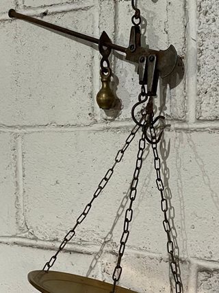 Bilancia antica in ottone