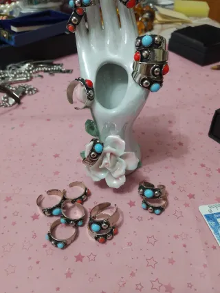 Set 13 anelli vintage rossi e turchesi