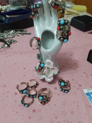 Set 13 anelli vintage rossi e turchesi