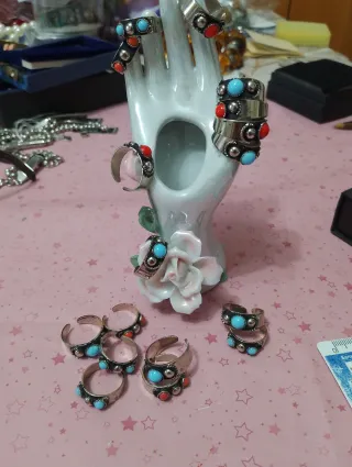 Set 13 anelli vintage rossi e turchesi