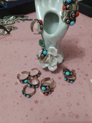 Set 13 anelli vintage rossi e turchesi