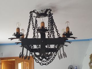 Lámpara de hierro forjado estilo rústico