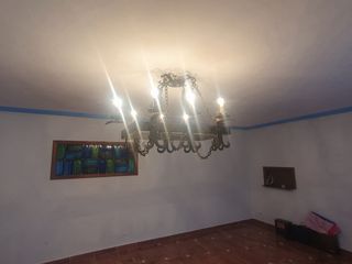 Lámpara de hierro forjado estilo rústico