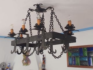 Lámpara de hierro forjado estilo rústico