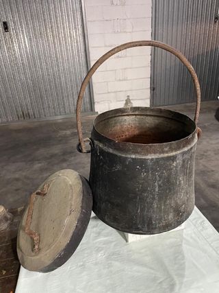 Pentola in rame con coperchio