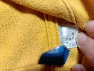 Felpa gialla con scritta FOREVER IN MY HEART