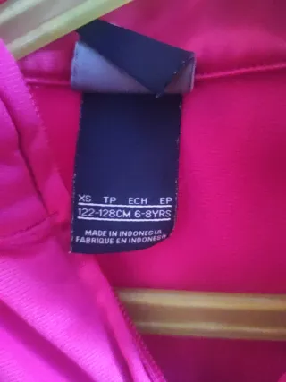 Chaqueta Nike Rosa 4/5/6 años ver la etiqueta.