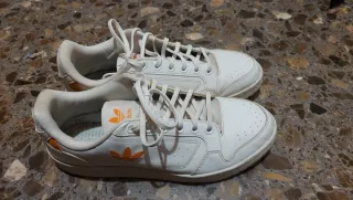 Zapatillas Adidas Naranja y Blanco