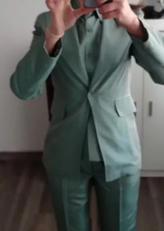 Traje Mango satinado fiesta talla 36