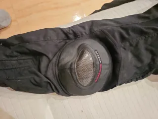 Pantalón moto hombre con protecciones