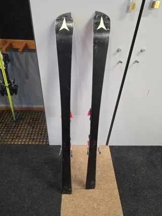 Esquís Atomic Redster S9 138cm