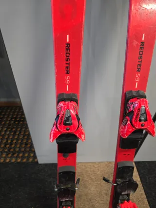 Esquís Atomic Redster S9 138cm