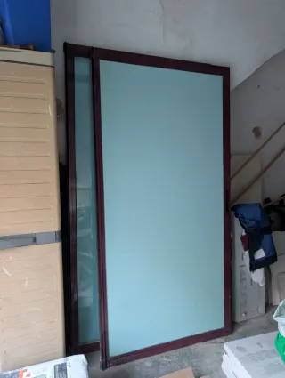 Puerta Balconera Corredera de color granate