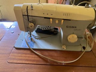Máquina de coser Sigma Automatica