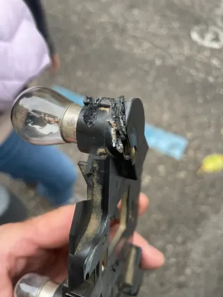 Manitas, se arreglan enchufes, cerraduras rotas,