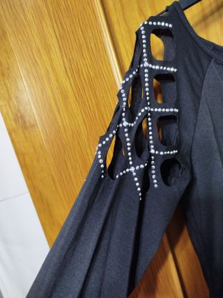 ¡SUPER OFERTA! Jersey negro con pedrería