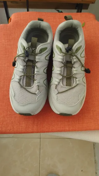 Sneakers beige e verdi sportive