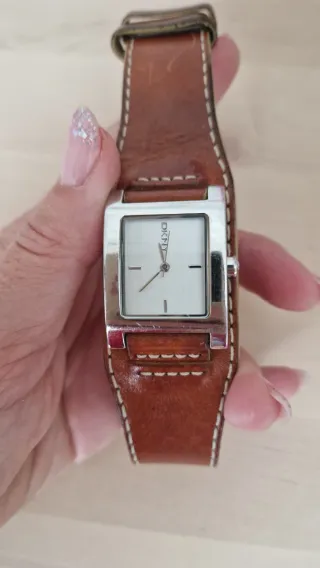 Reloj DKNY Cuadrado Cuero Marrón y Plata