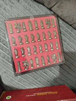 Ajedrez de colección figuras metálicas