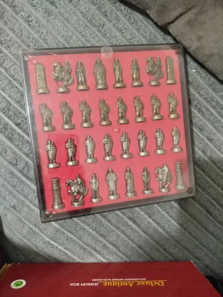 Ajedrez de colección figuras metálicas