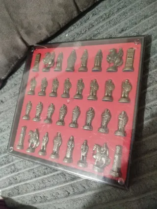 Ajedrez de colección figuras metálicas