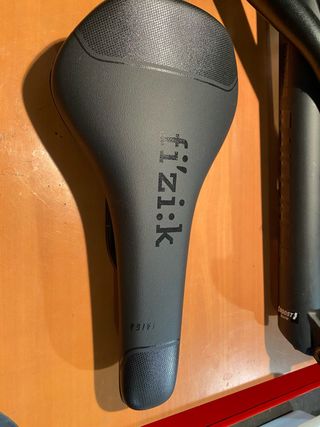 Sillín Fizik Taiga Negro