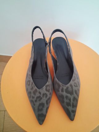 Zapatos slingback estampado leopardo