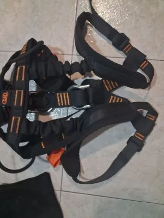 Arnés de escalada y trabajos verticales