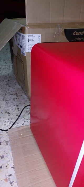 Nevera pequeña roja comfee 43L