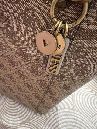 Bolso Guess Shoppeer Noelle