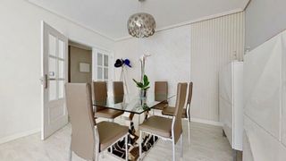 Mesa cristal y 6 sillas base Chanel