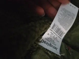 Parka Desigual con cappuccio e imbottitura