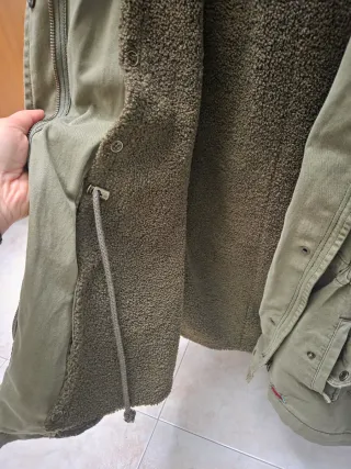 Parka Desigual con cappuccio e imbottitura