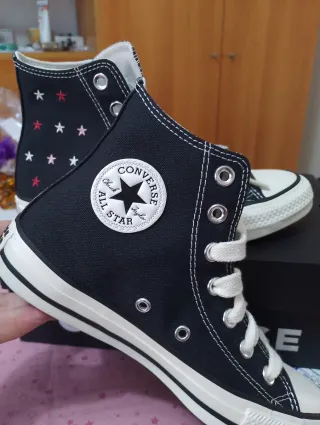 Converse ricamate nere