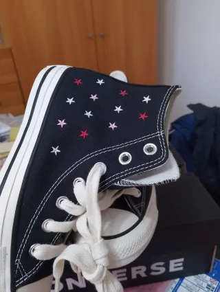 Converse ricamate nere