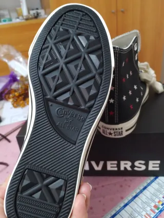 Converse ricamate nere