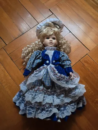 Bambola di porcellana