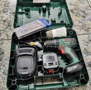 Taladro Bosch a Batería con percutor y 2 baterías