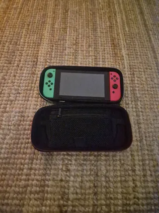 Nintendo Switch Verde e Rosso con Accessori