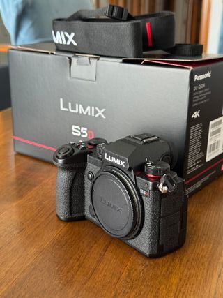 Lumix S5D Cámara Digital (Como Nueva)