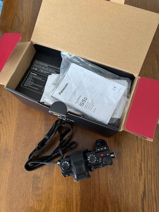Lumix S5D Cámara Digital (Como Nueva)